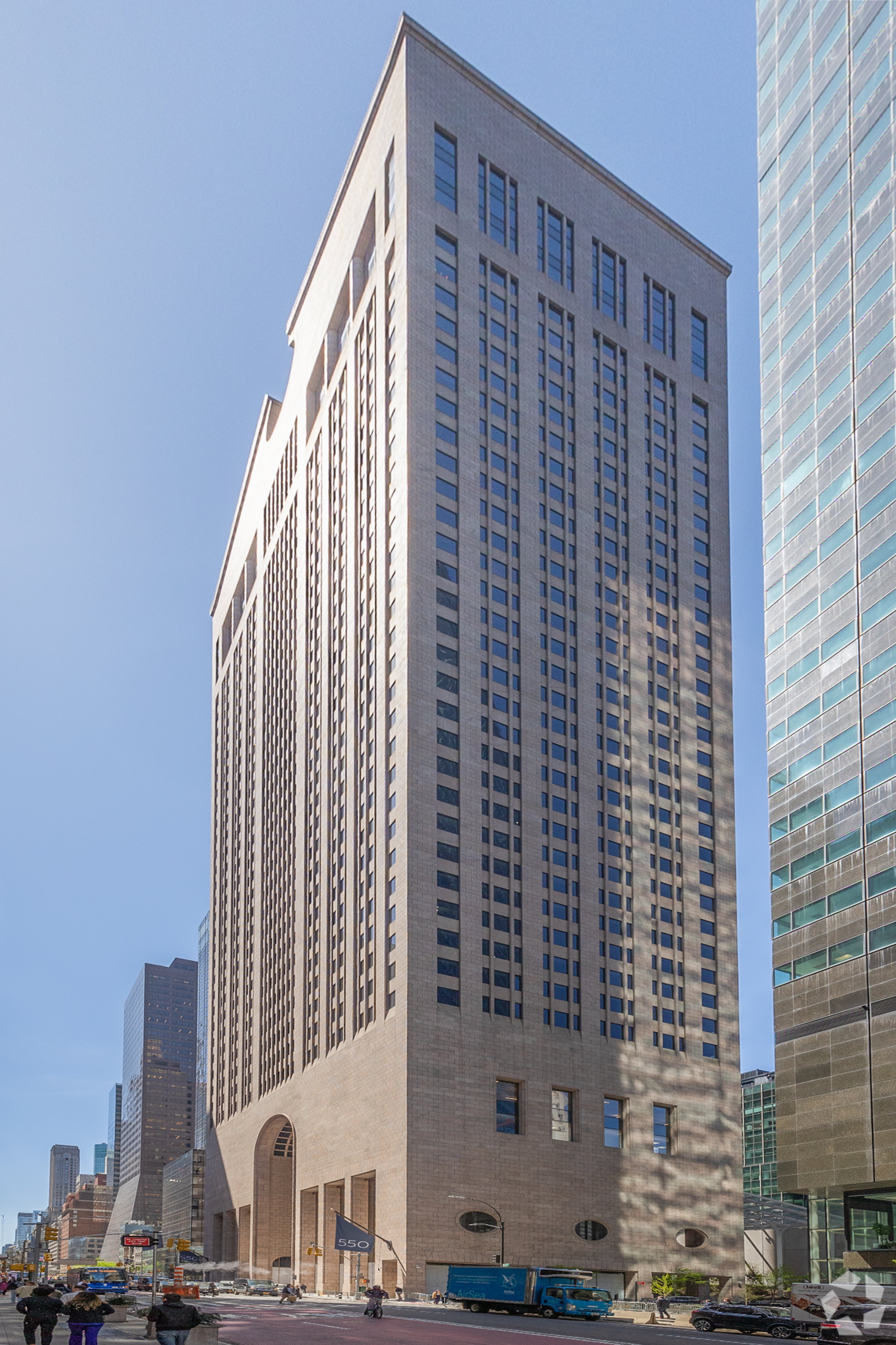 550 MADISON - BUILDING PHOTO1